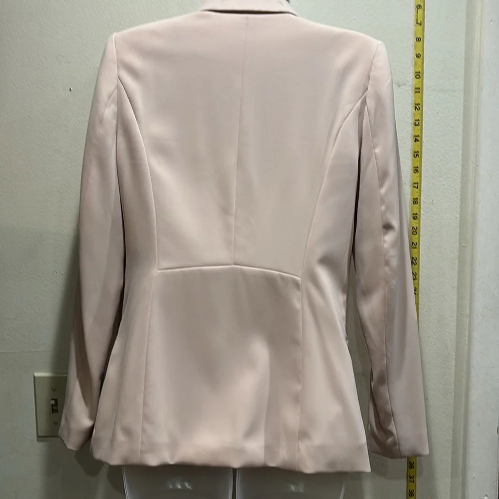 H&M Blazer in Soft Pink - Picture 2 of 6